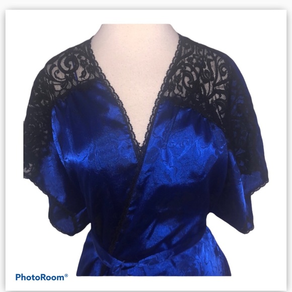 Blanche blue and black lace night gown and robe.